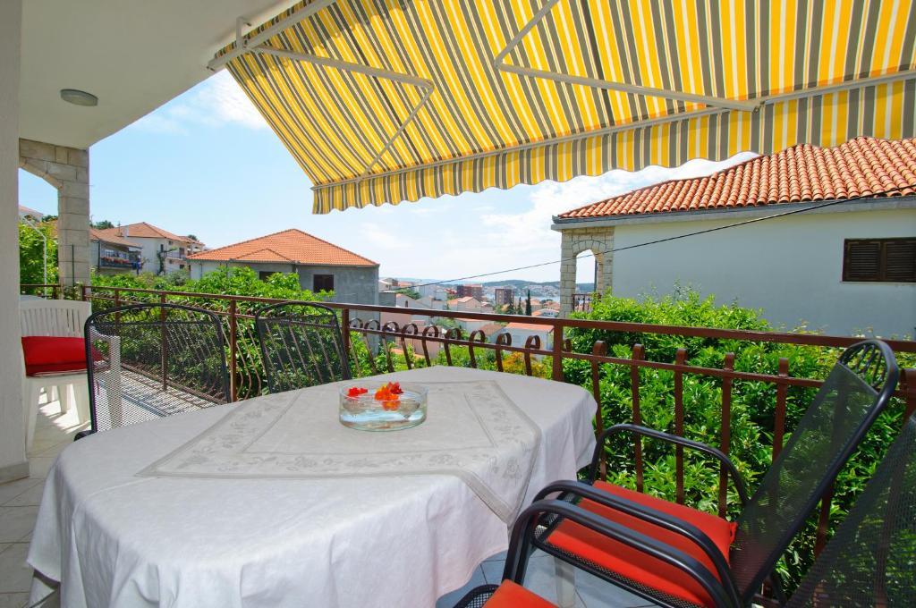 Hella Apartments โตรกีร์ ภายนอก รูปภาพ